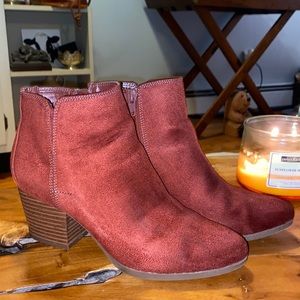Dexflex comfort suede burnt burgundy ankle booties